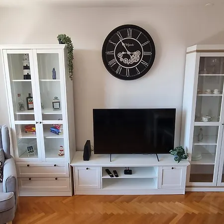 Rosa Apartment