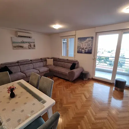Rosa Apartment